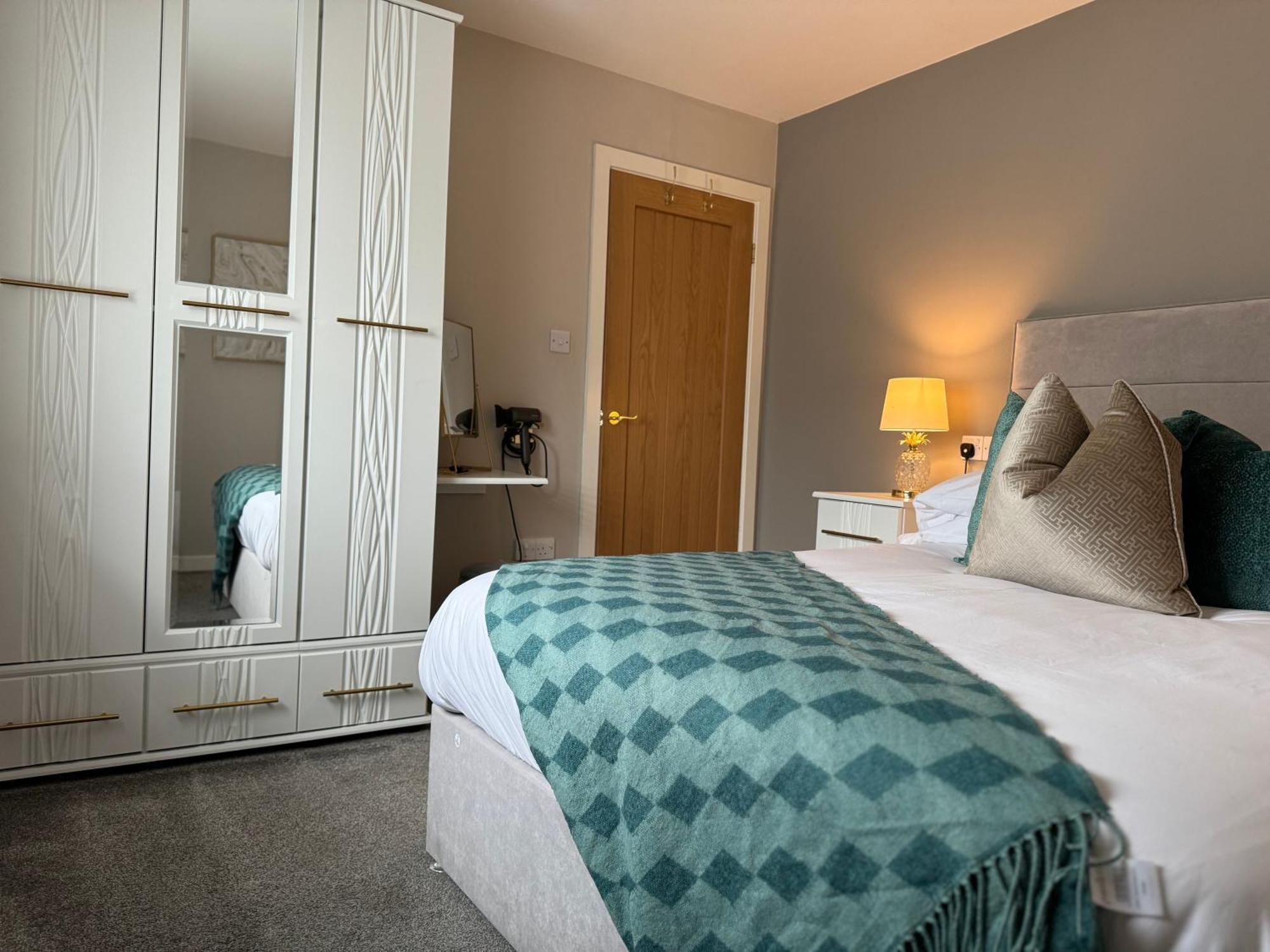 View With Balcony And Sea View - Pet Friendly Apartment Cleveleys